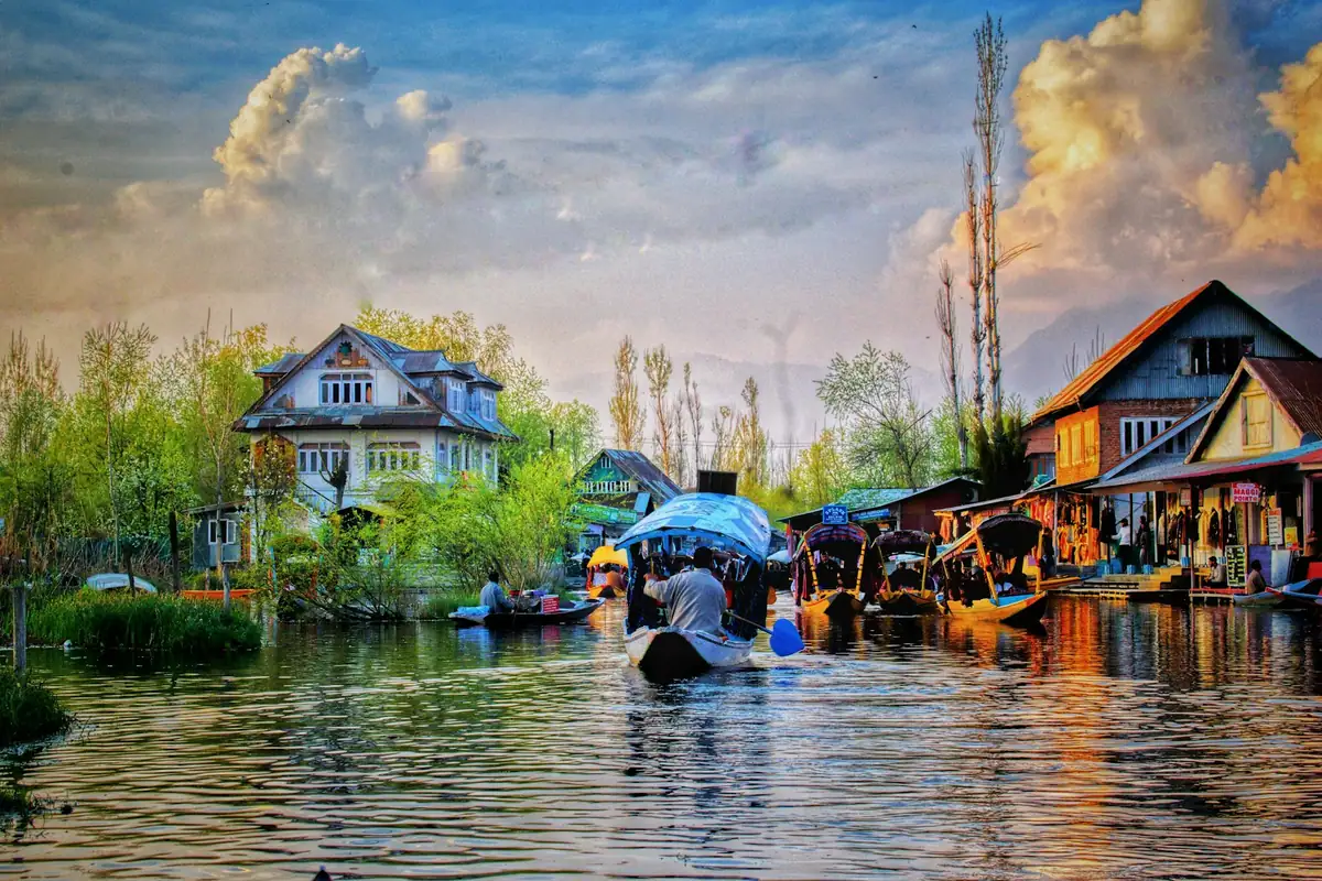 Kashmir winter travel inspiration